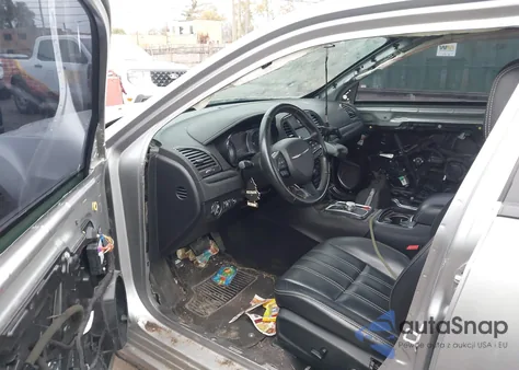 2015 Chrysler 300 S z USA, uszkodzony, nr VIN 2C3CCABG4FH807750